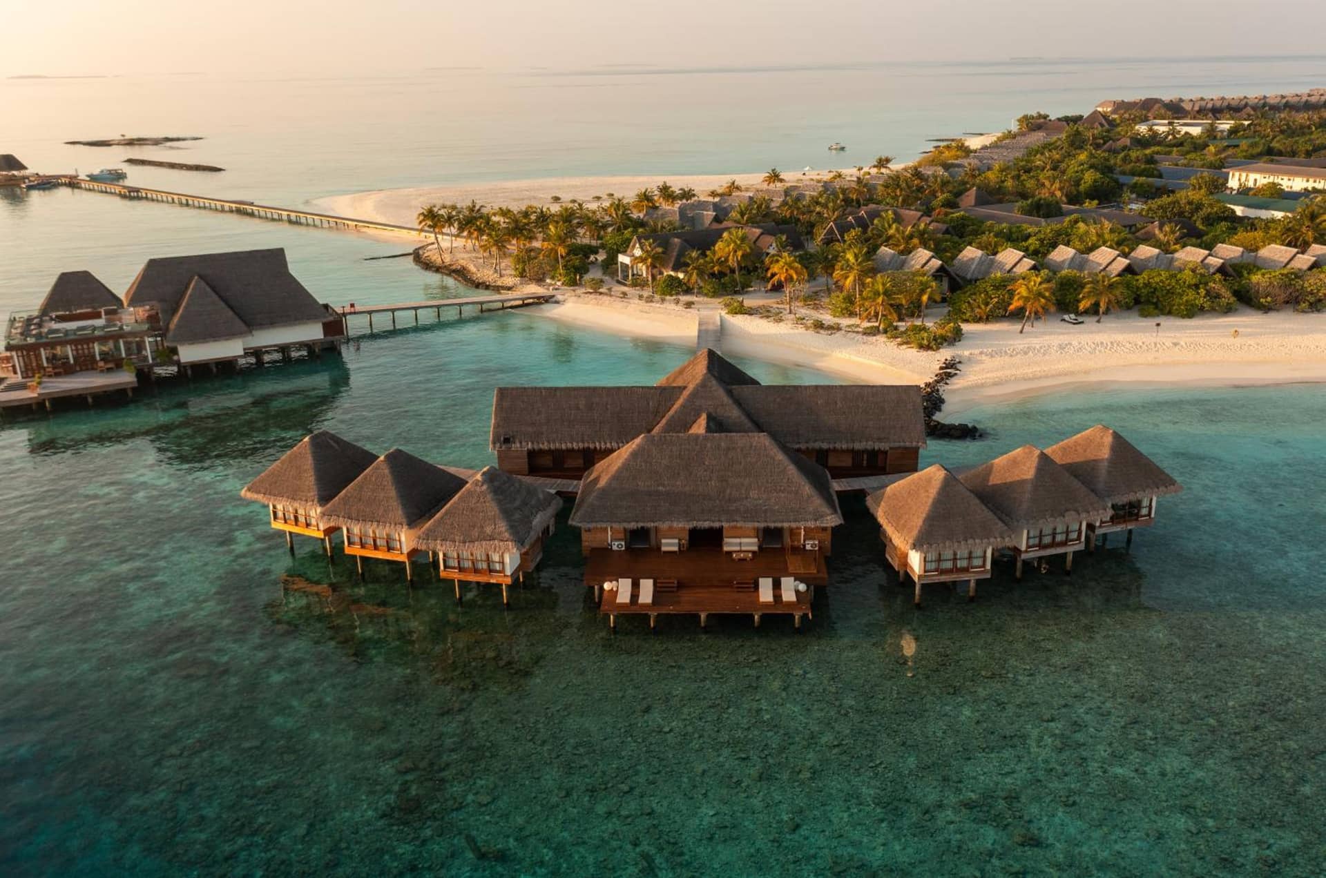 Heritance Aarah - Premium All Inclusive - 40 Minutes away from Male by Seaplane