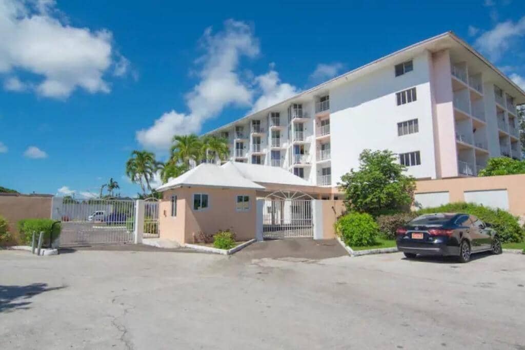 Nassau Harbour Cozy 2 bedroom Condo