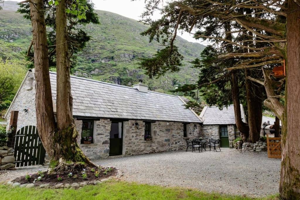 Gap of Dunloe Shepherd's Cottage
