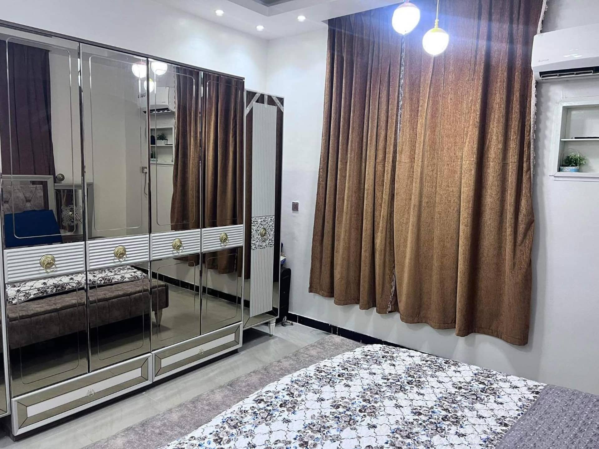 2 bedrooms apartment in old inmaa city aden yemen