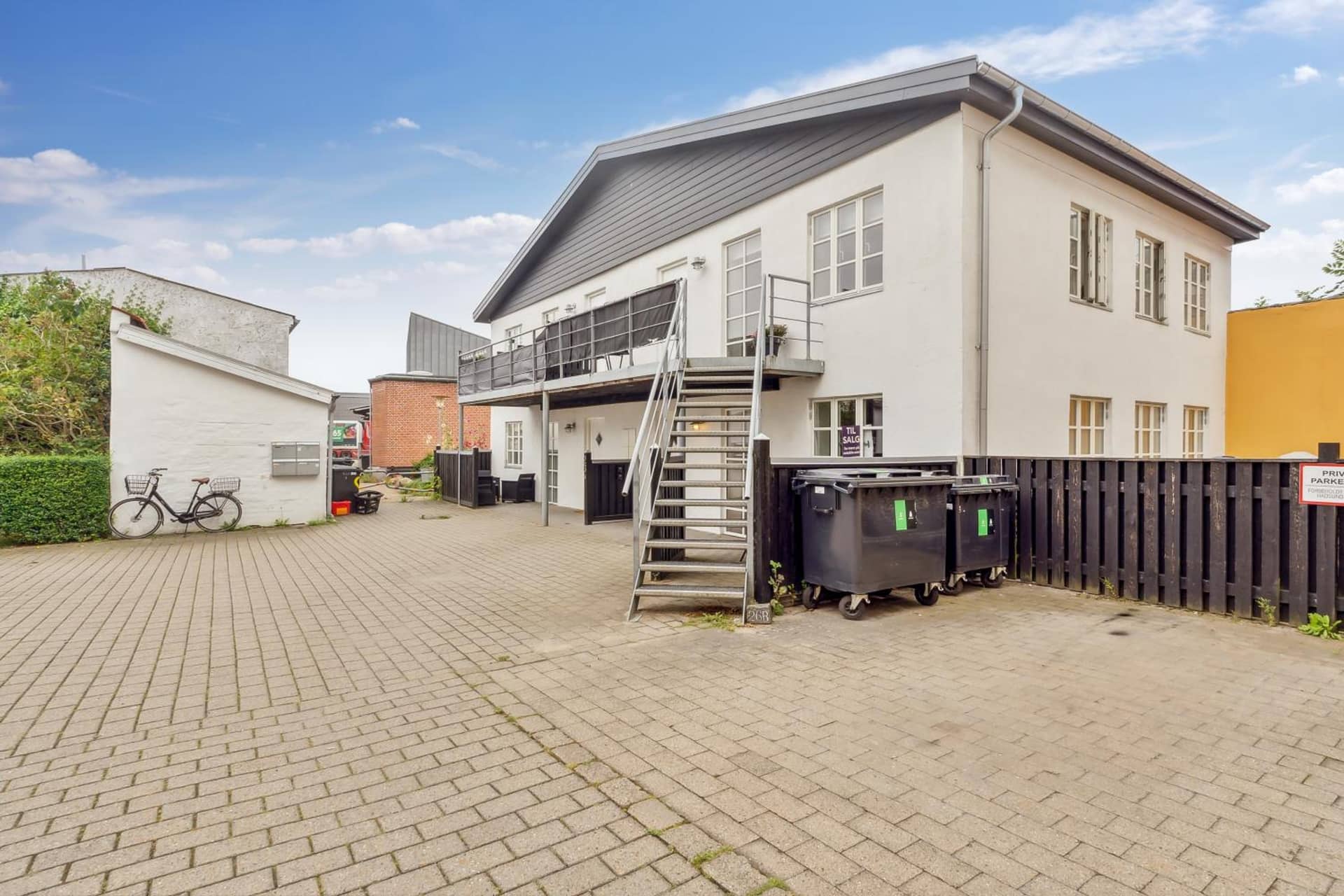 Hyggelig 2BR lejlighed m privat parkering