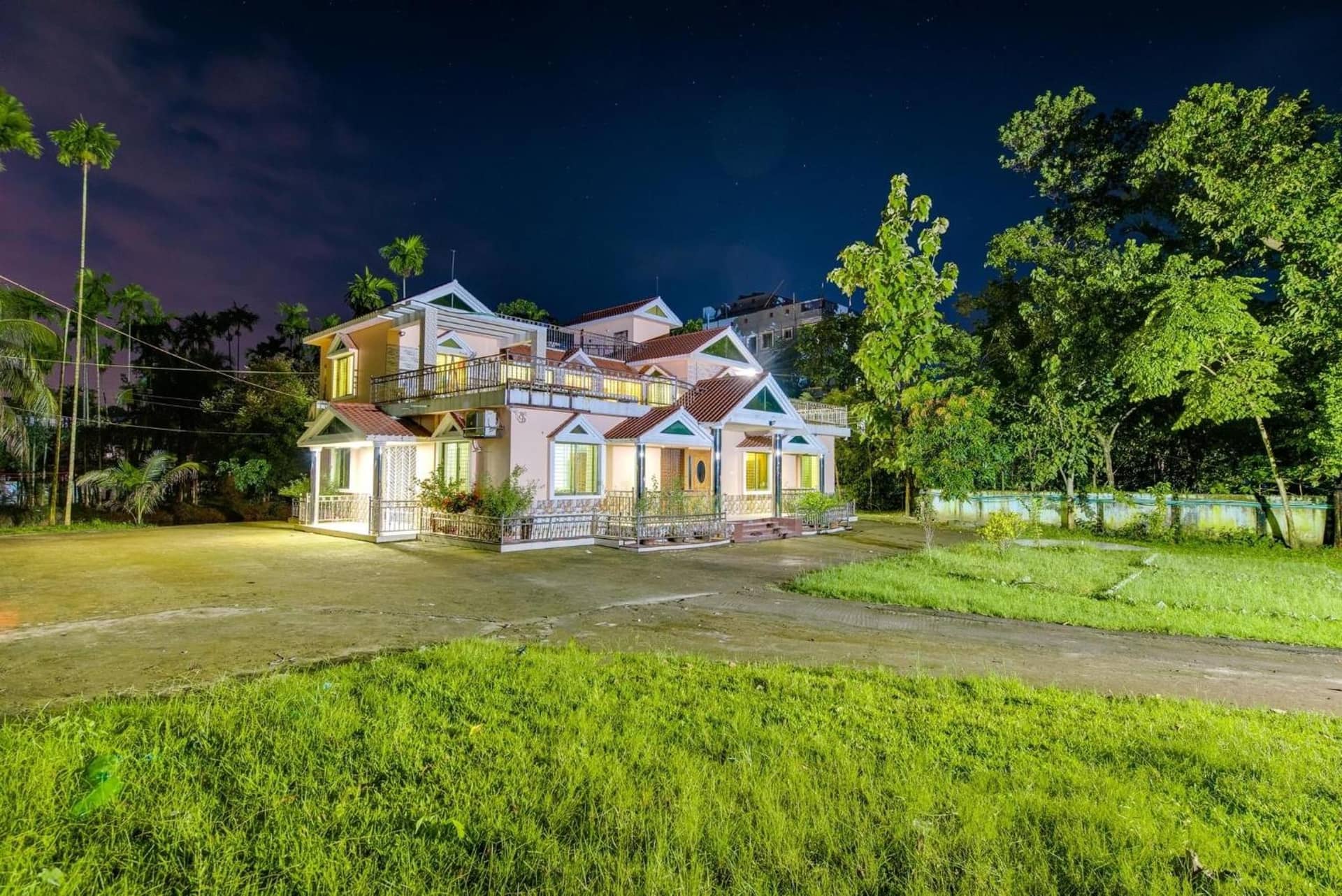 Al Ferdous Holiday Home