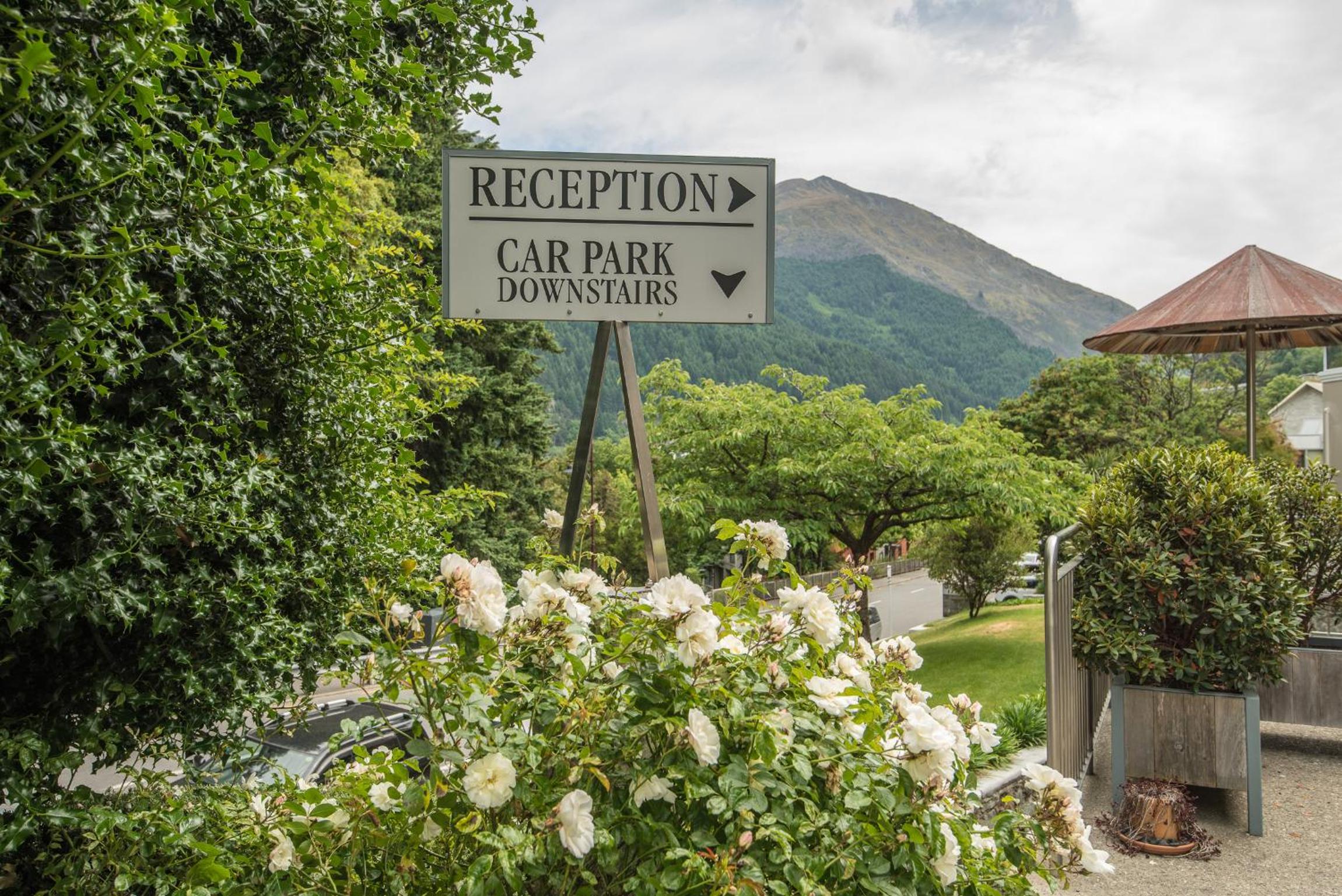 Coronation Lodge
