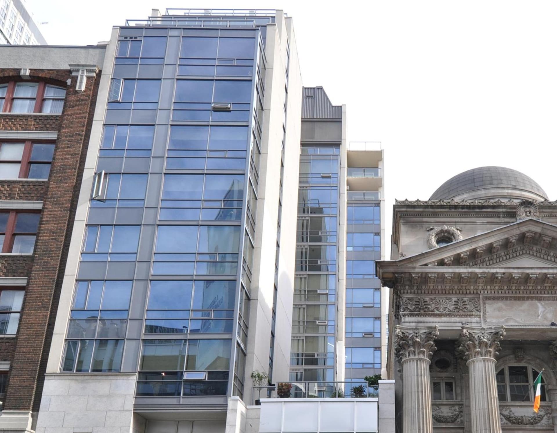 Yonge Suites Apart Hotel
