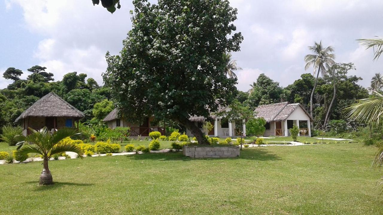 Alofa Beach Bungalows