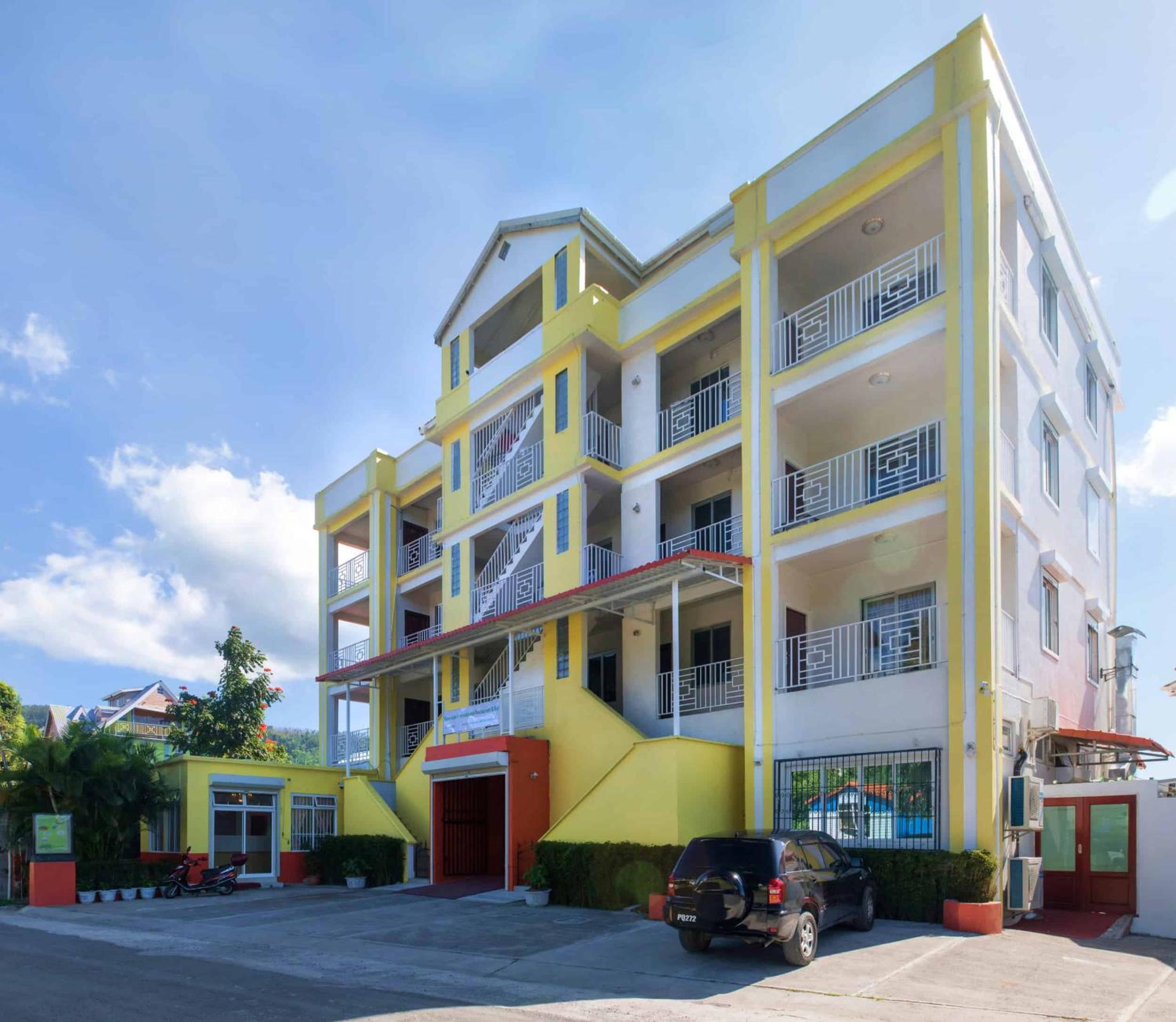 Riverside Hotel