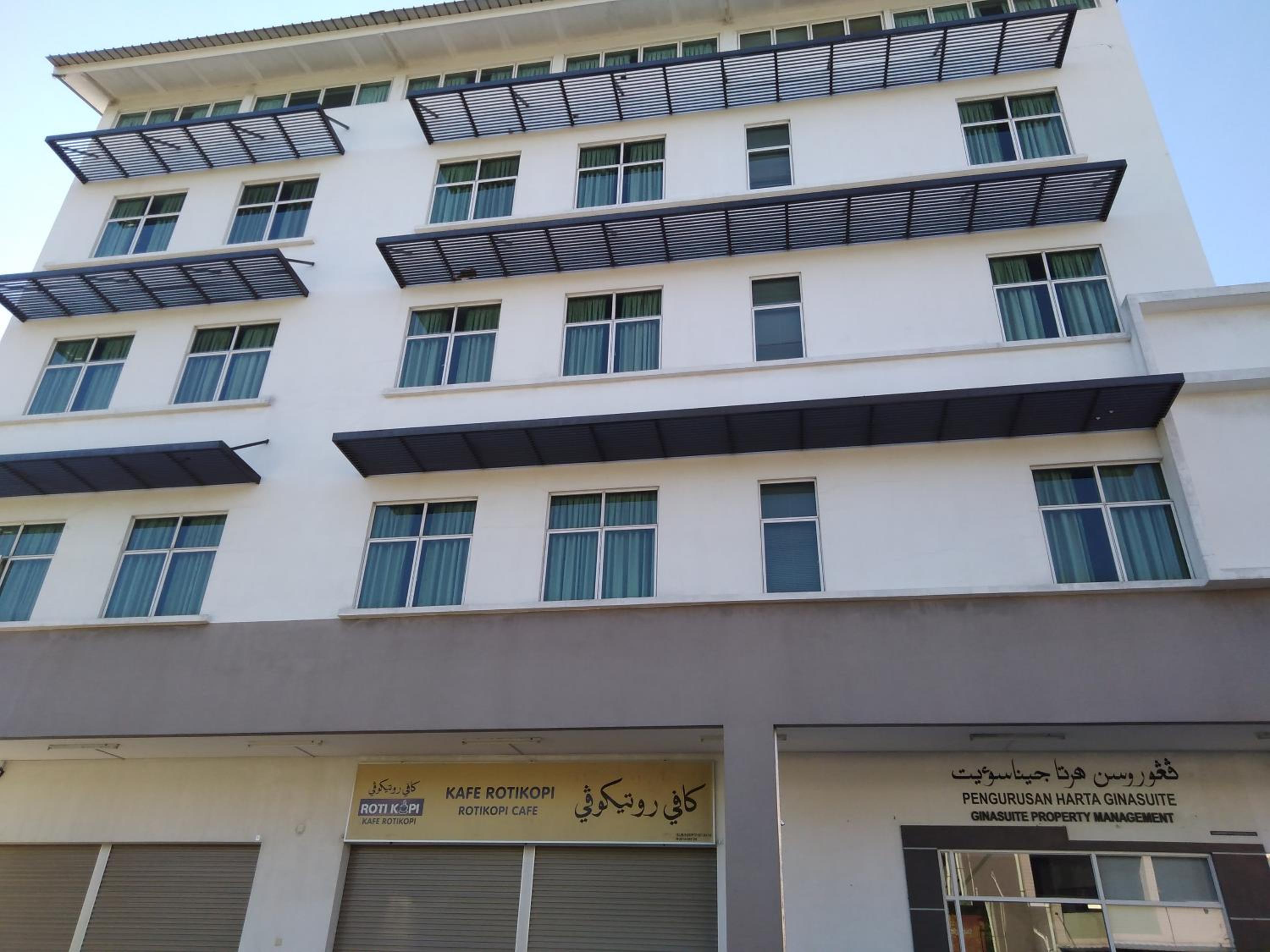 Ginasuite Hotel