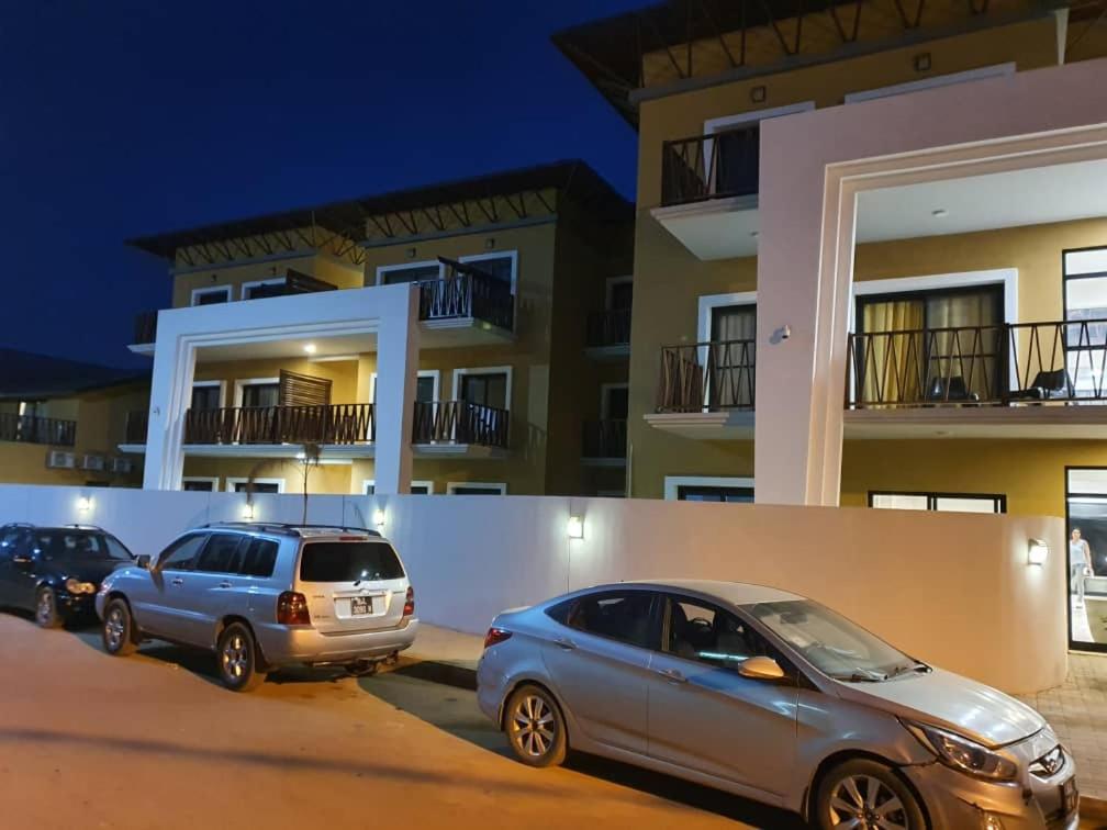 Sun Gambia Apartment - Terrace - Pool - Air Conditioner & Parking - 300m from Senegambia Beach - SPECIAL OFFER NOW