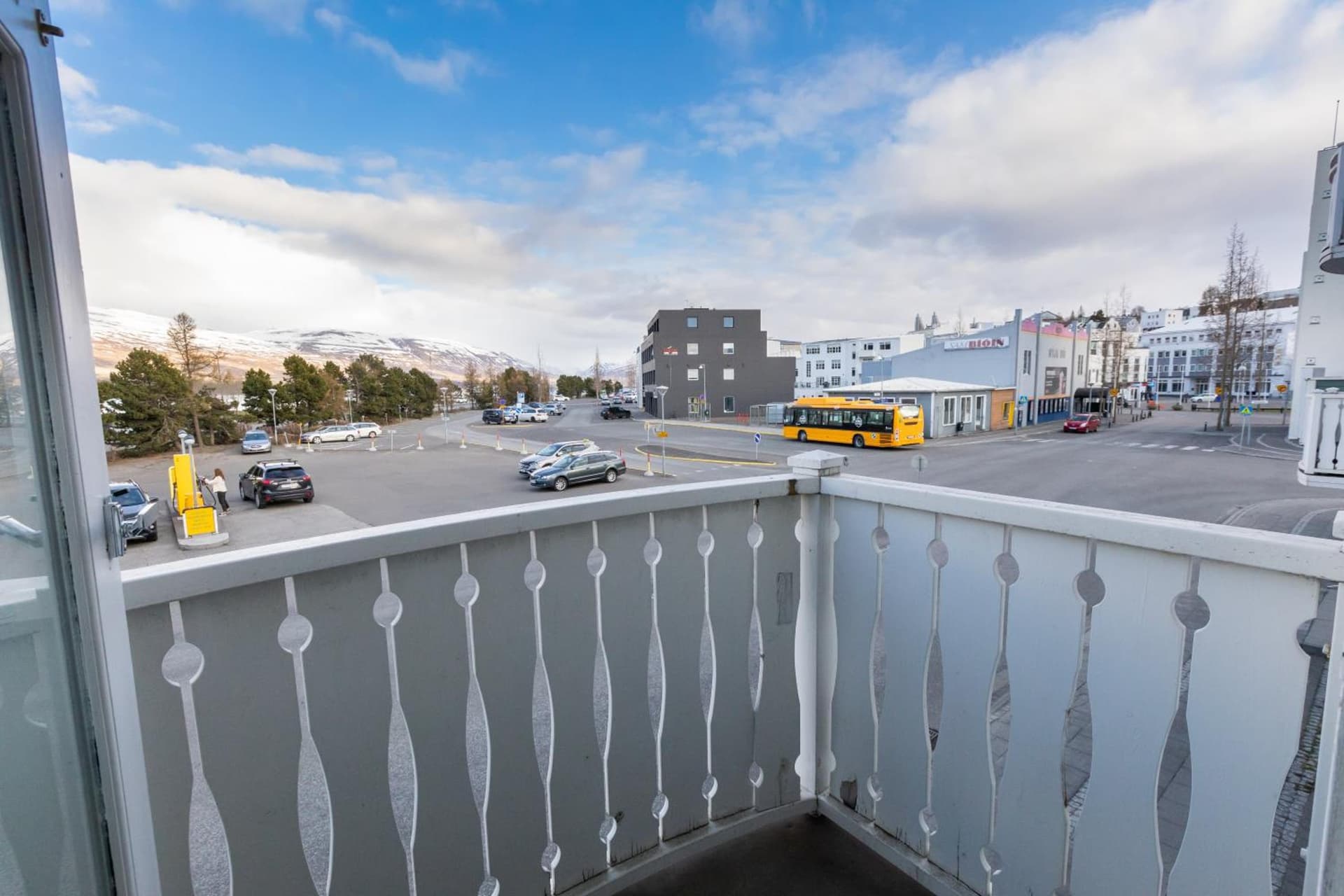 Central Apartment with Two bedrooms and Balcony- Strandgata 9