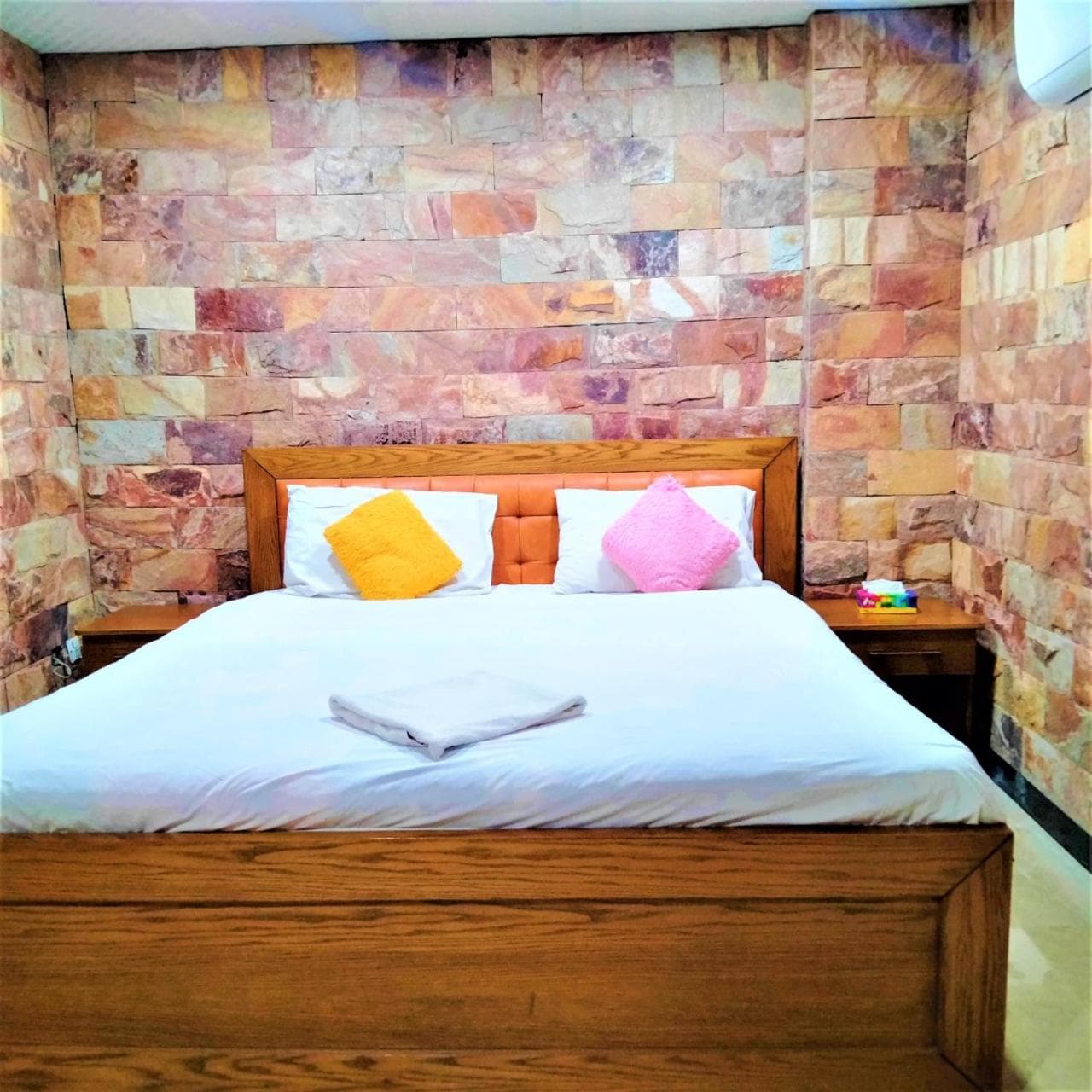Hotel Vista Inn DHA