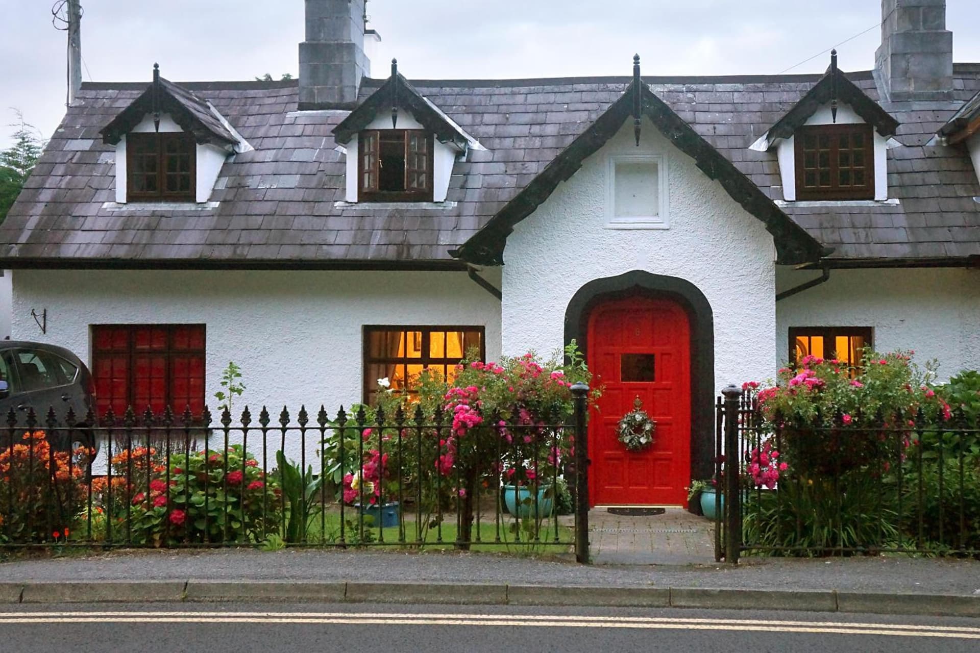 Ivy Cottage Steps from Killarney National Park