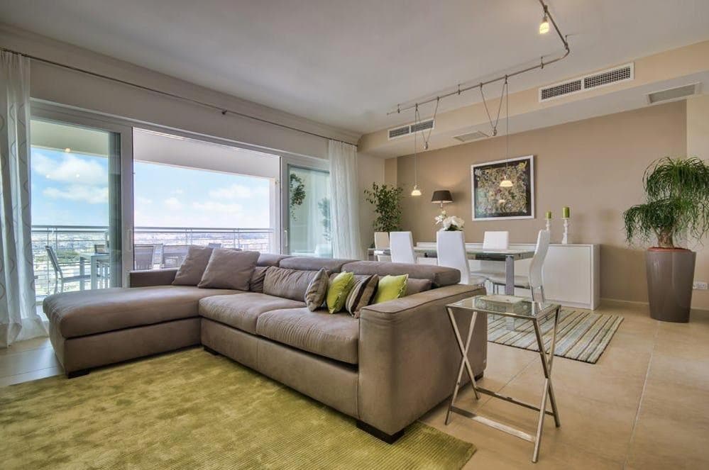 Luxury Apartments with Pool and Terrace, Top Location