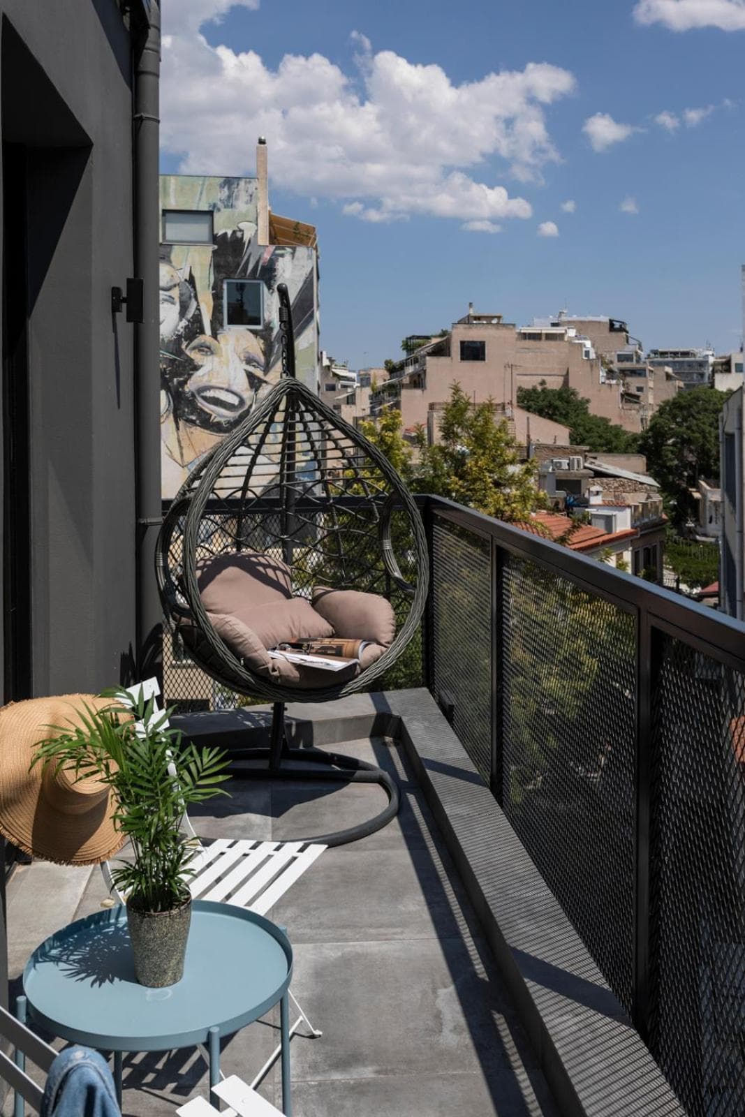 Melo Athens