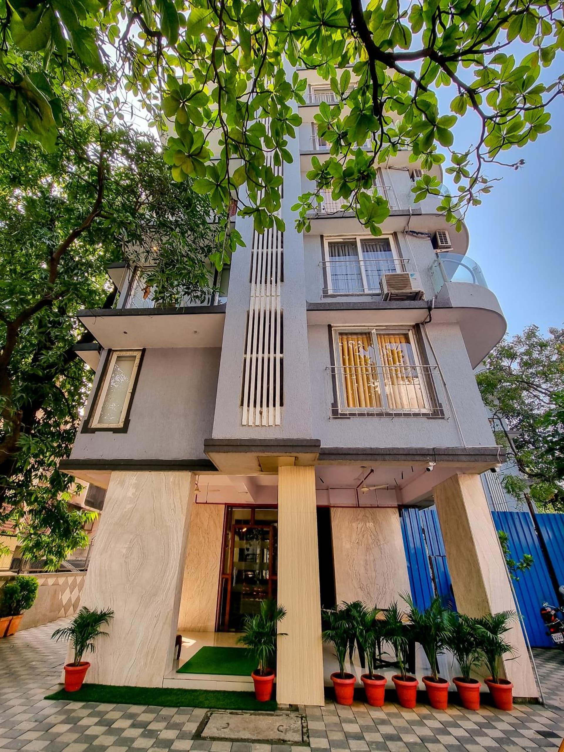 Home2 Suites and Service Apartments, Mumbai Airport