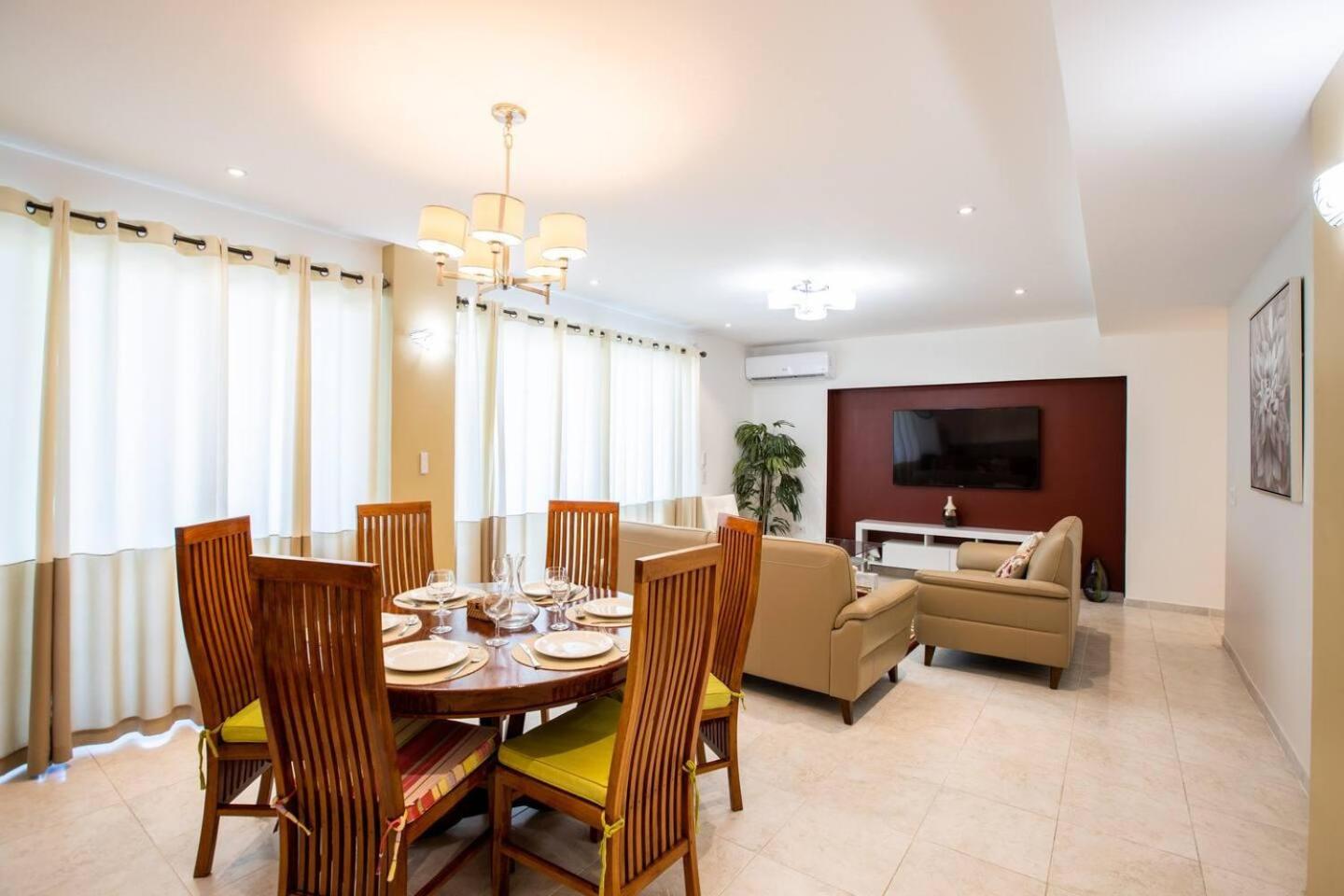 Garden View Condo in Maho