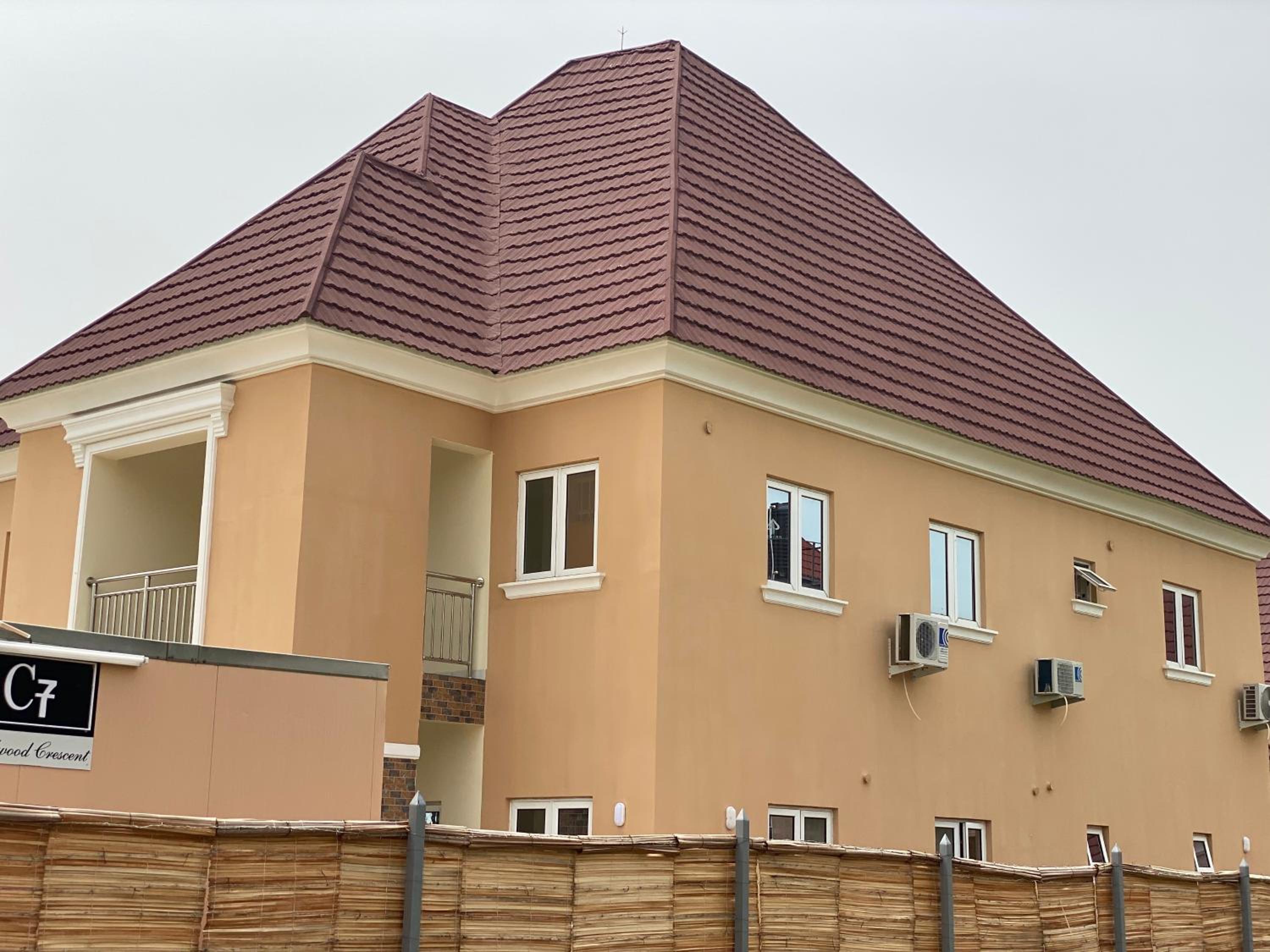 C7 Hazelwood Residence & Suites