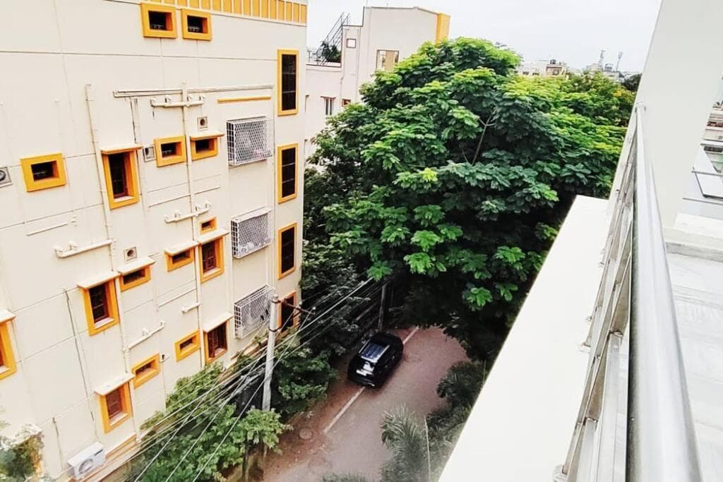 Servostay Kukatpally Spacious 5 BHK Duplex in Vivekananda Nagar with Parking