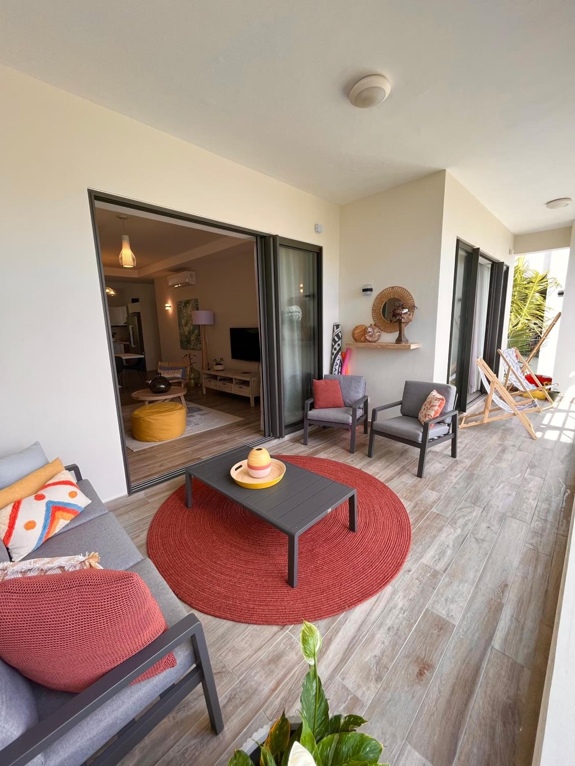 Tropical beachfront apartment