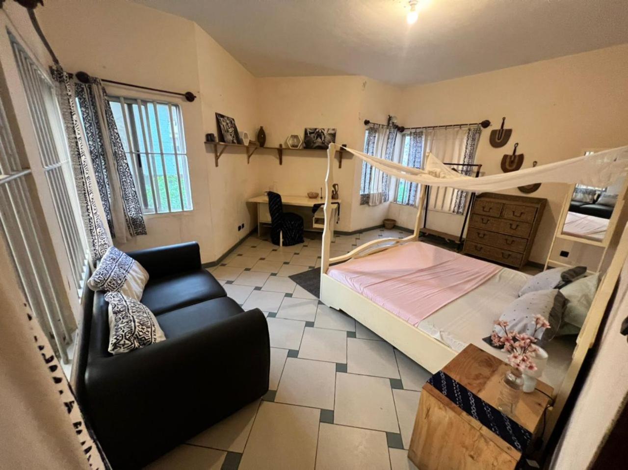 Le Colibri Guesthouse