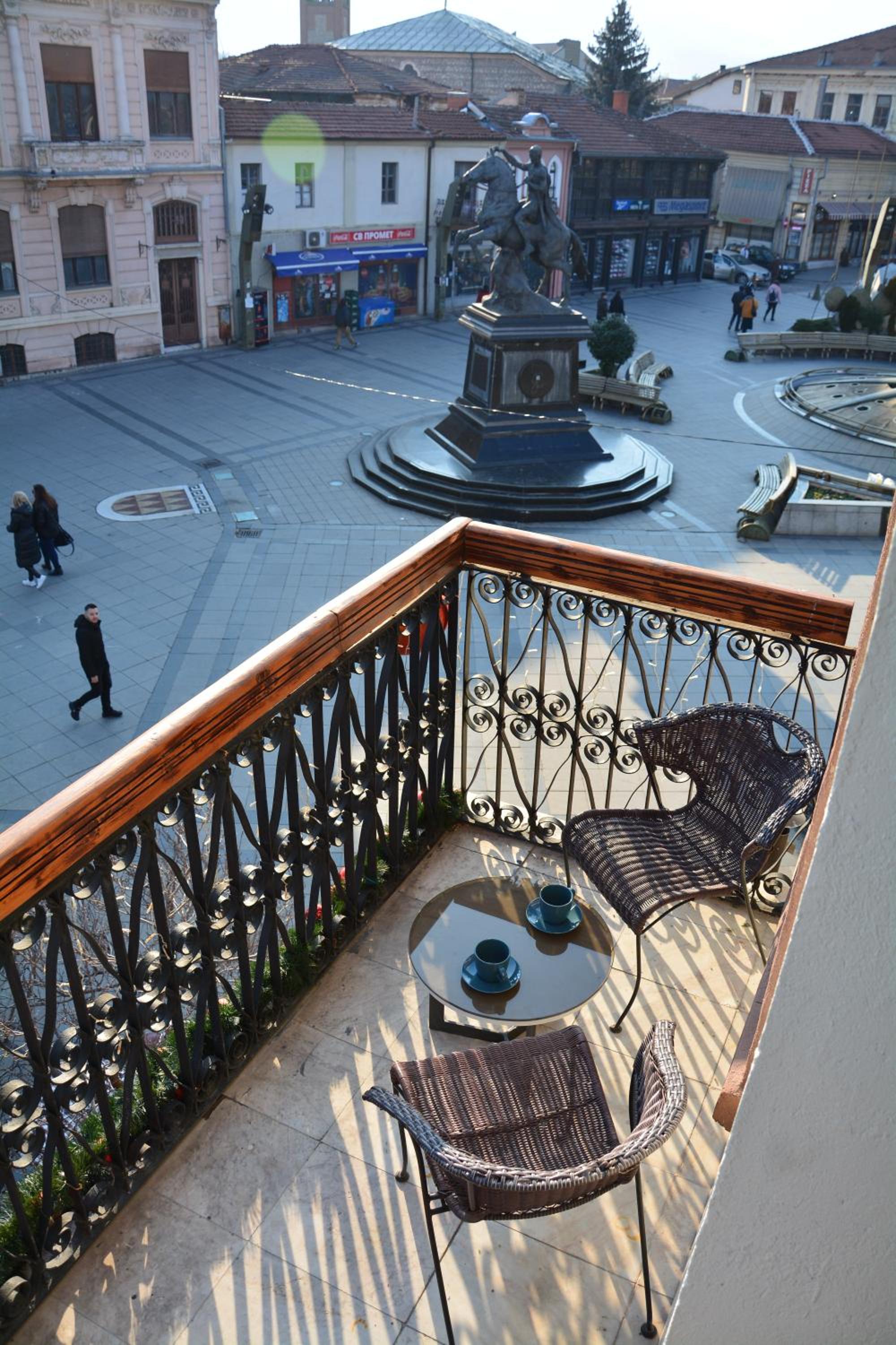 Magnolija Apartments & Bar