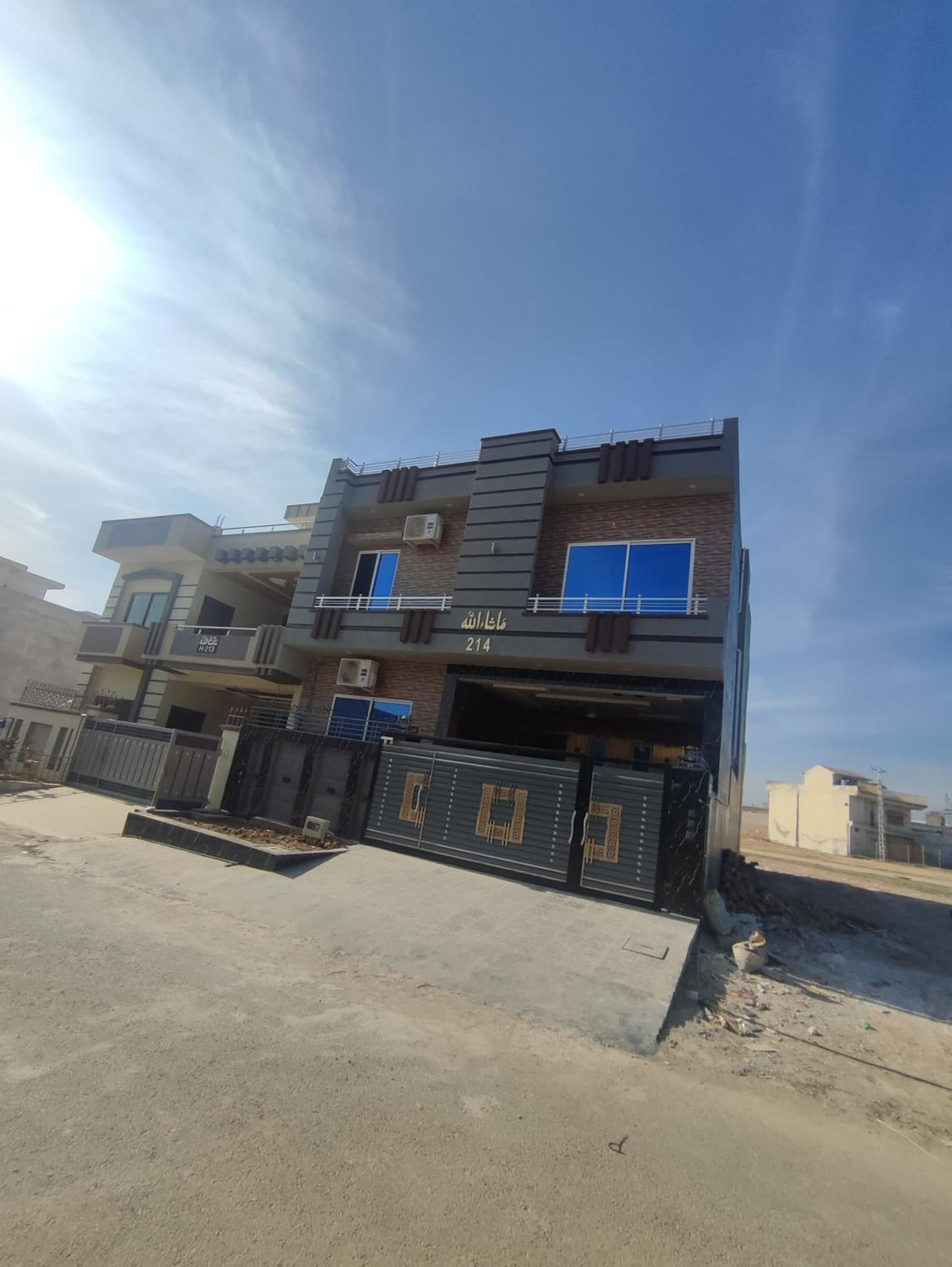 Lavish Residency Guest House Fasial Town