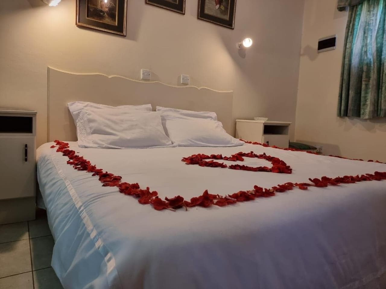 Villa Thabiso Standard room with pool access - 2088