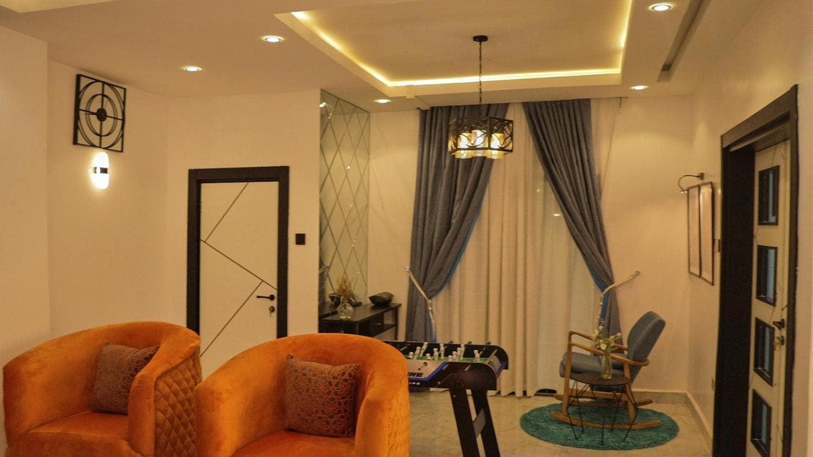 Morak homes - Smart luxury 4-bed with private swimming pool, PS5, snooker, mini gym in reserved secured estate