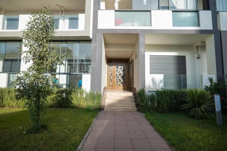 Appartement - Dar Bouazza spacieux avec piscine à Dar Bouazza