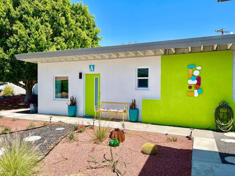 The Flamingo Palms private 1bd 1ba Unit in Duplex