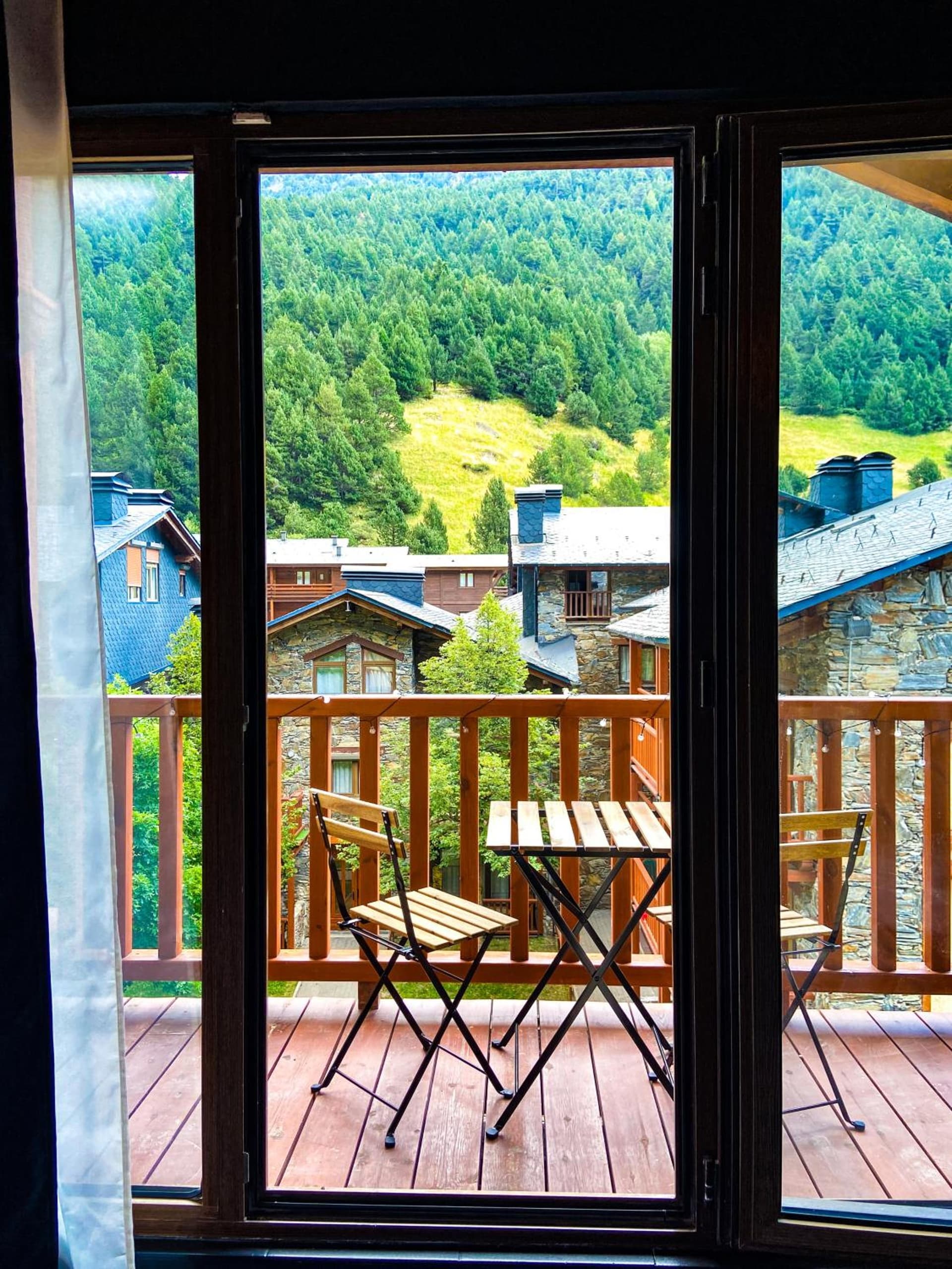 Modern Black Studio Penthouse En Valle De Incles - Parking Gratis l by BonesVacances