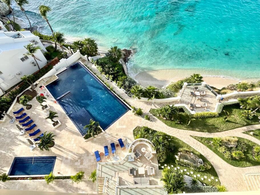 Beachfront luxury 2br condo
