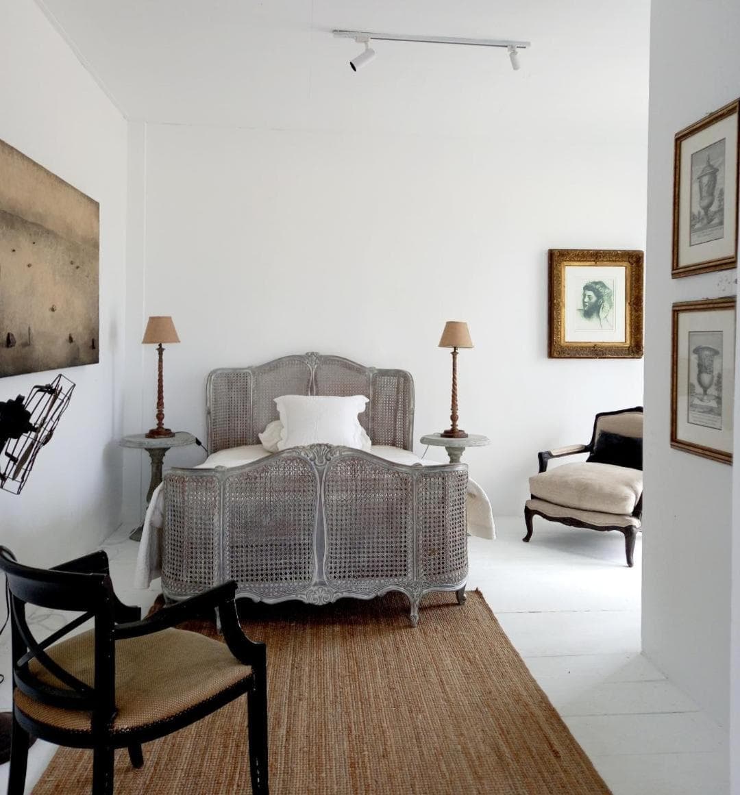 The White House Homestay