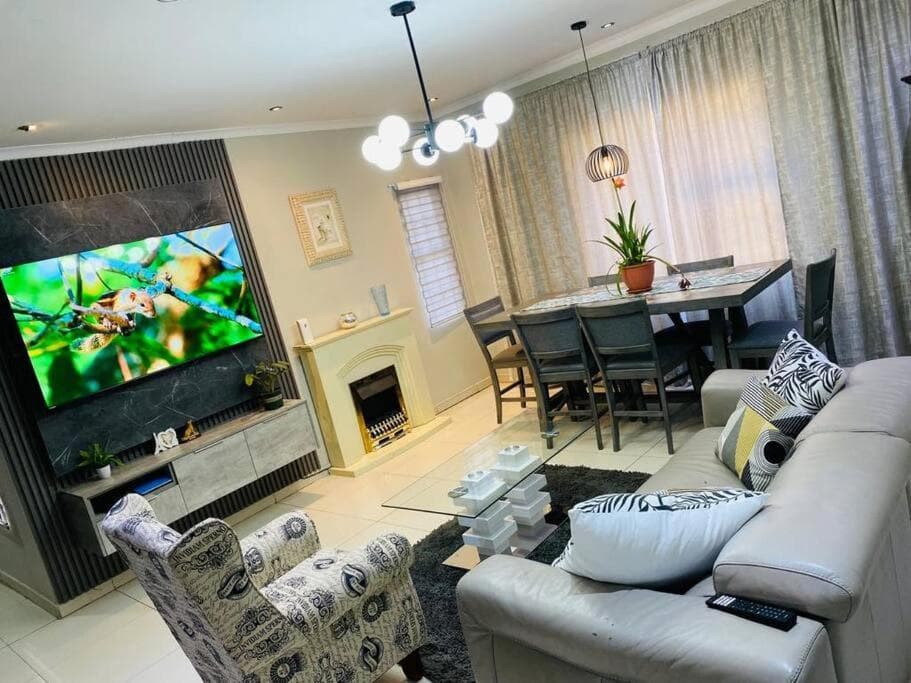 Central Gabs Oasis: 2BR-Retreat