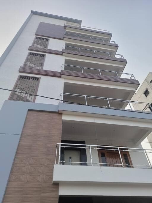 Servostay KPHB Phase 15 New Stunning 3 BHK - 4th Floor