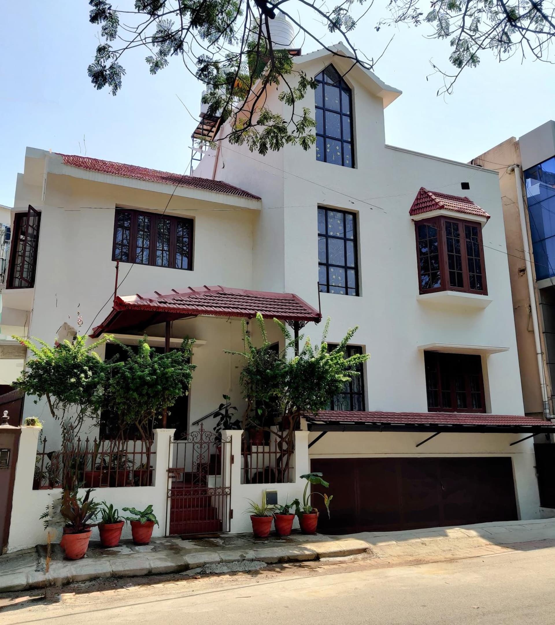 The Rustic Manor - Homestay