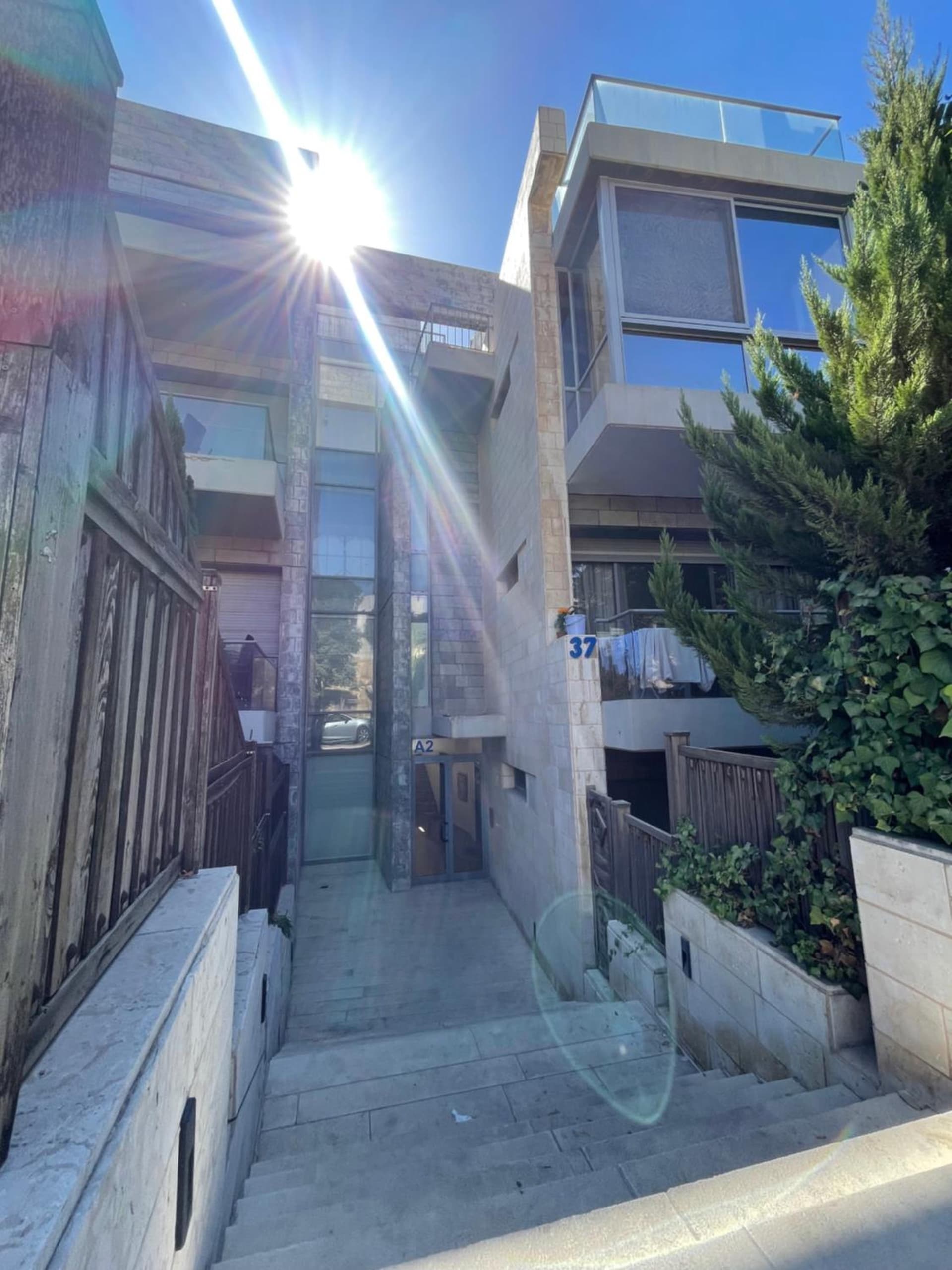 Abdoun Falls Luxury Apartment