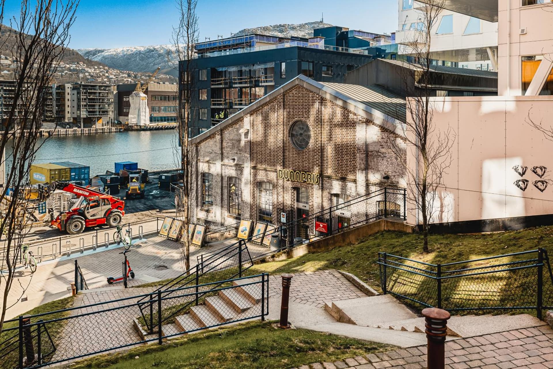 Leilighet i topp etasje med flott stor takterrasse