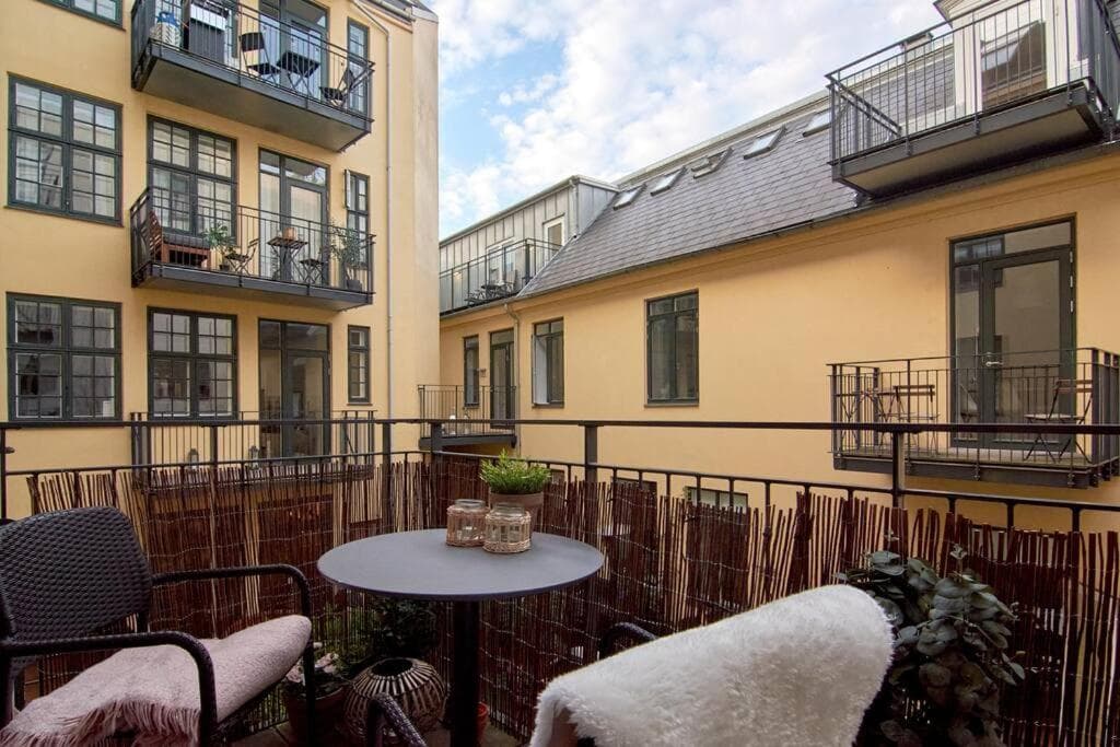 Nordic style top location balcon