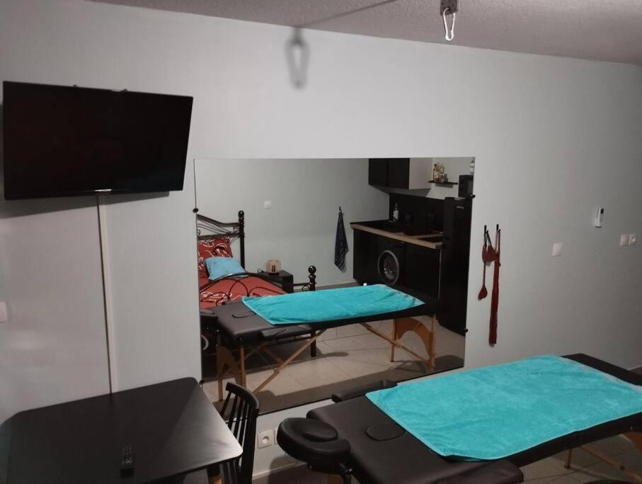 Loveroom avec siège massant et spa