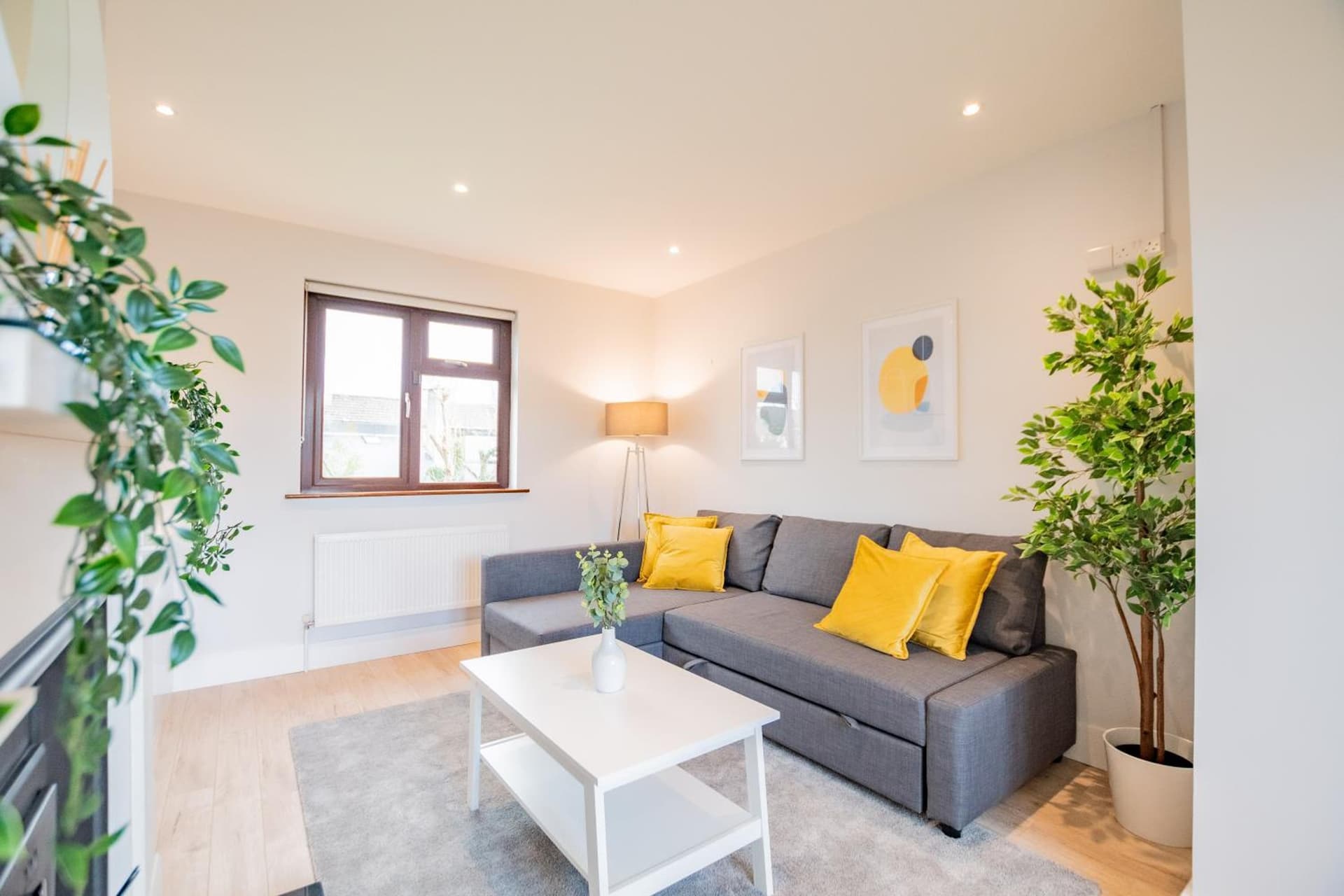 Central Galway House - Private Parking - Sleeps 7