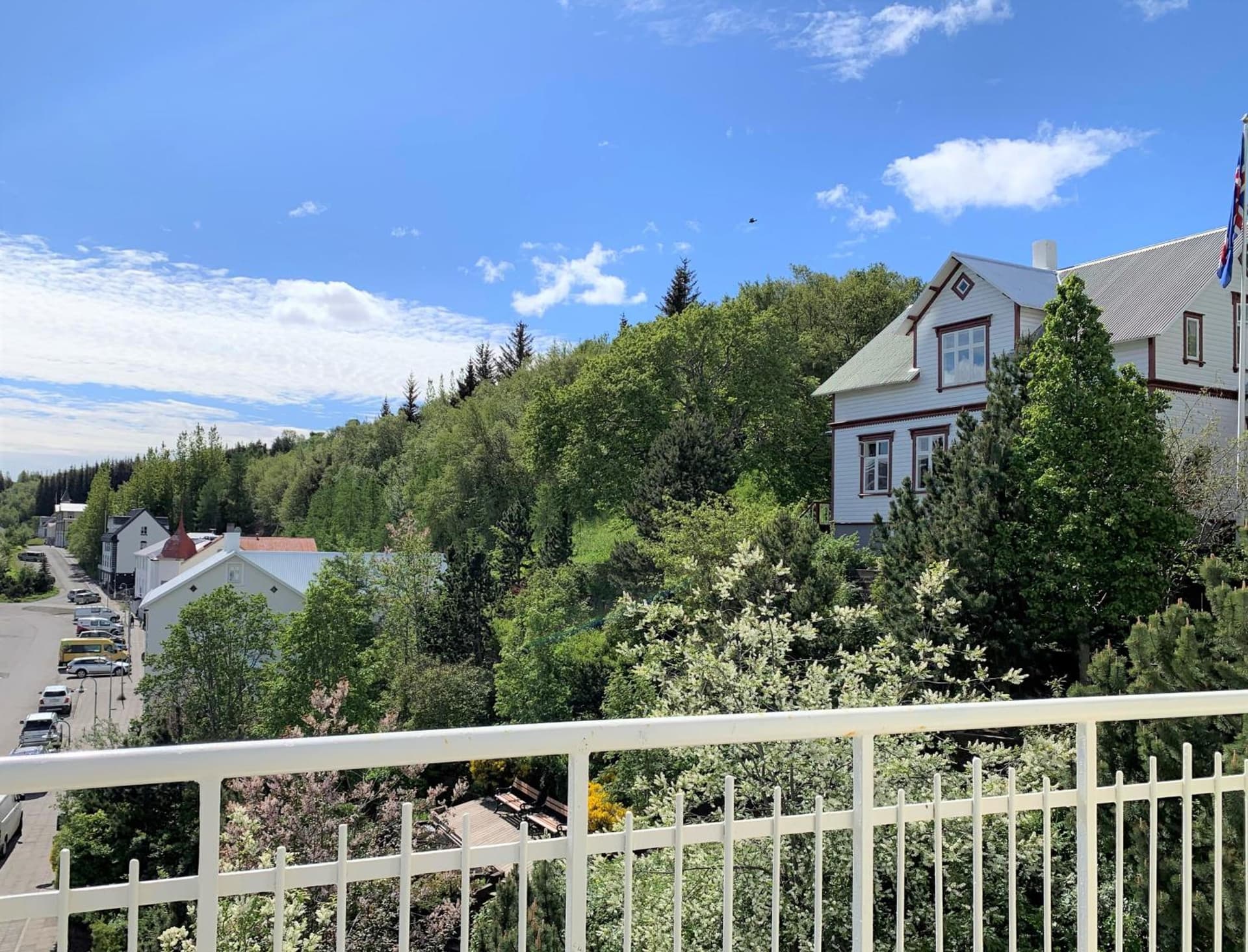 LL Properties - H81 Downtown Apartment With a View