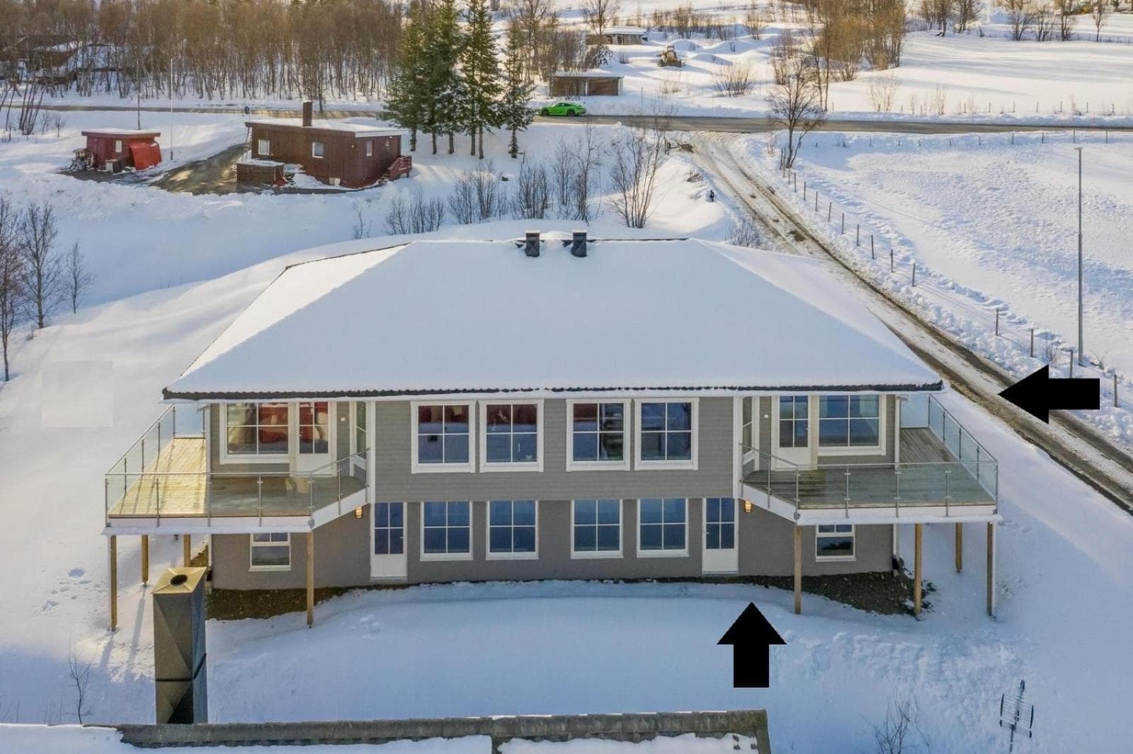 A Modern Home in Nature's Embrace