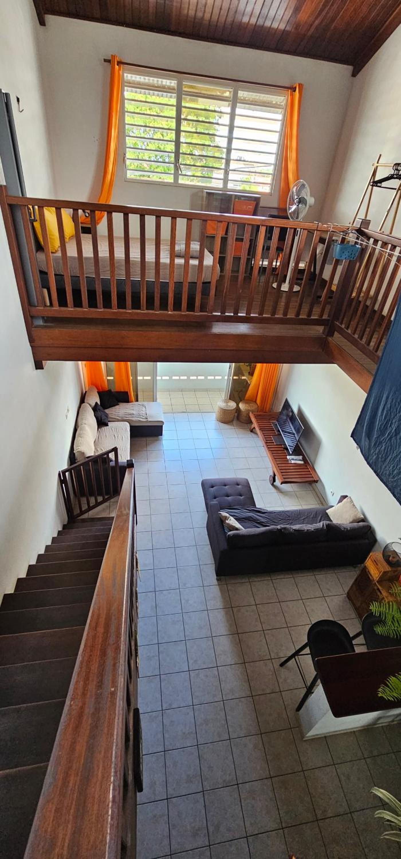 DOWNTOWN LOFT