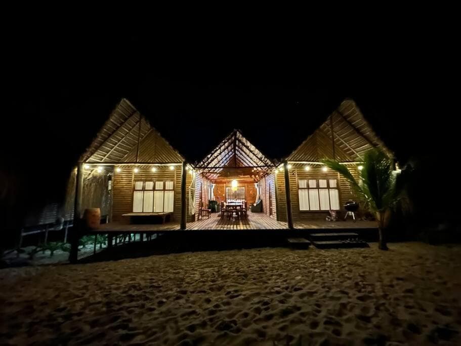 Cheerful 3-bedroom holiday beach cabin.
