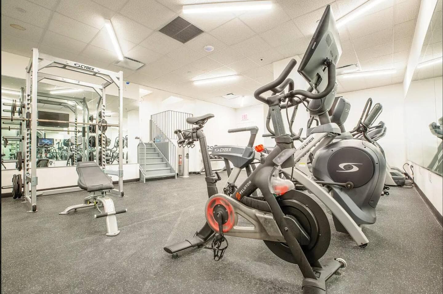 Luxury 2BD nr Wall St Gym Rooftop w/d