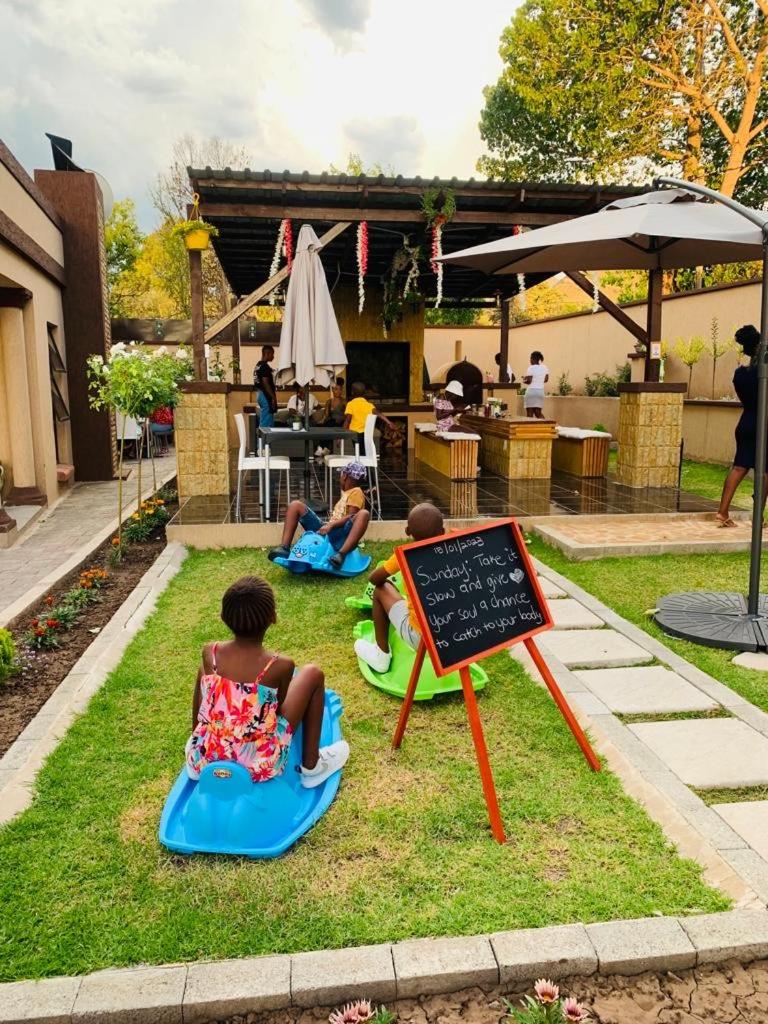 Mapalesa Guest House