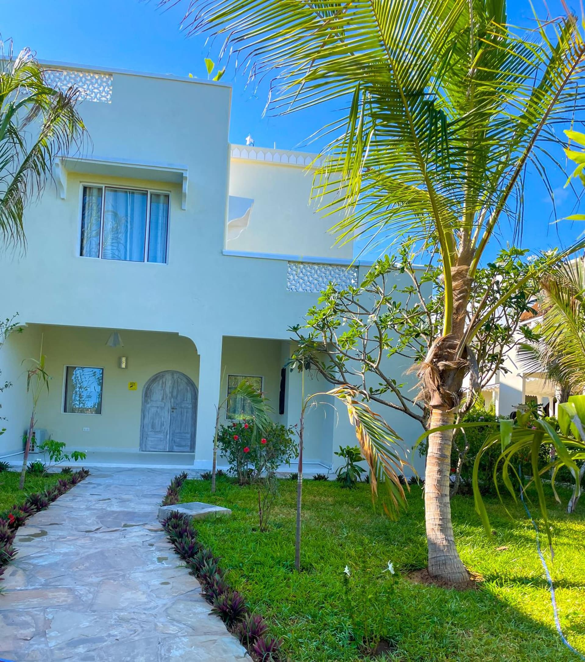 White Villa - Paparemo Beach