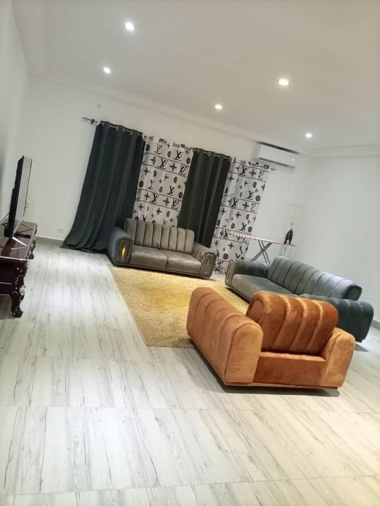 Appartement MBAYE