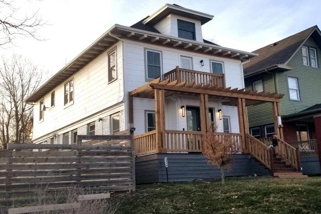 Spacious 5BR/5.5BA Near Plaza & Museum