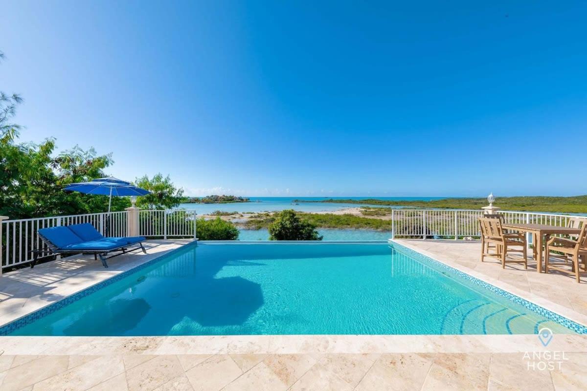 Breathtaking Chalk Sound Private Pool Sunset Villa